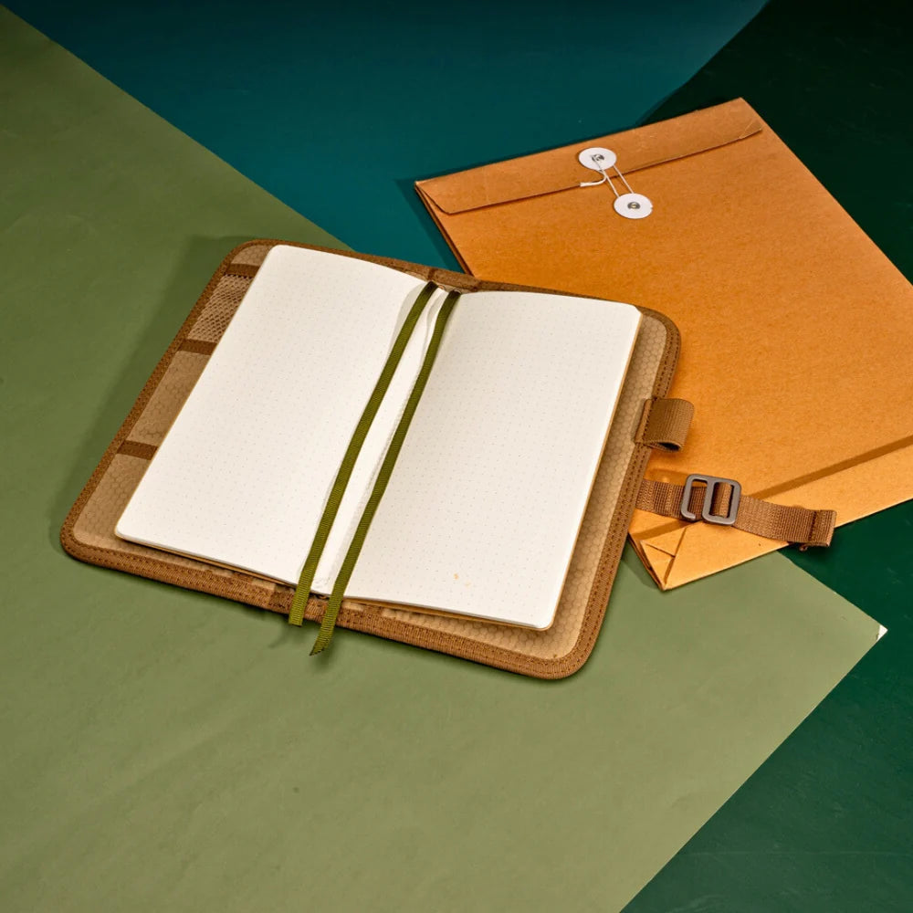 Lochby Voyager Journal, Olive