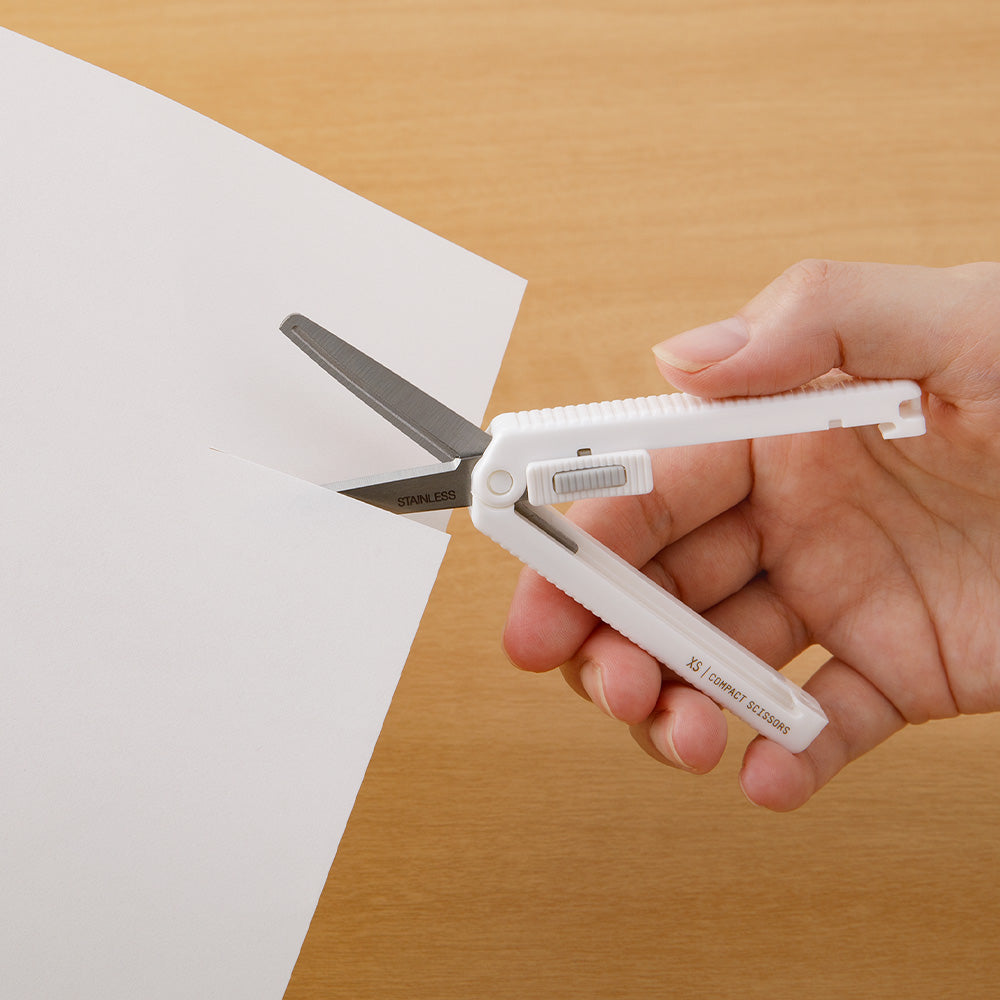 Midori XS Compact Scissors, White