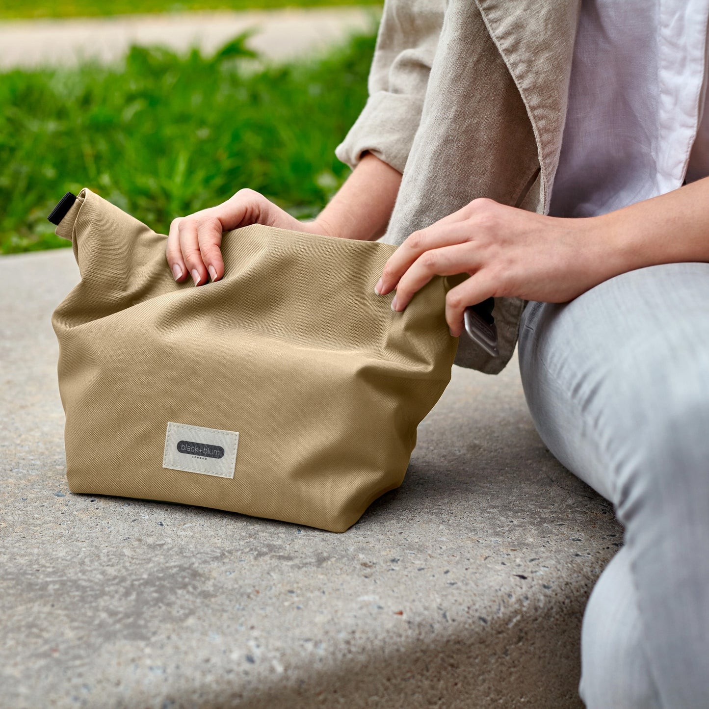 Black + Blum Insulated Lunch Bag 6.7L, Beige