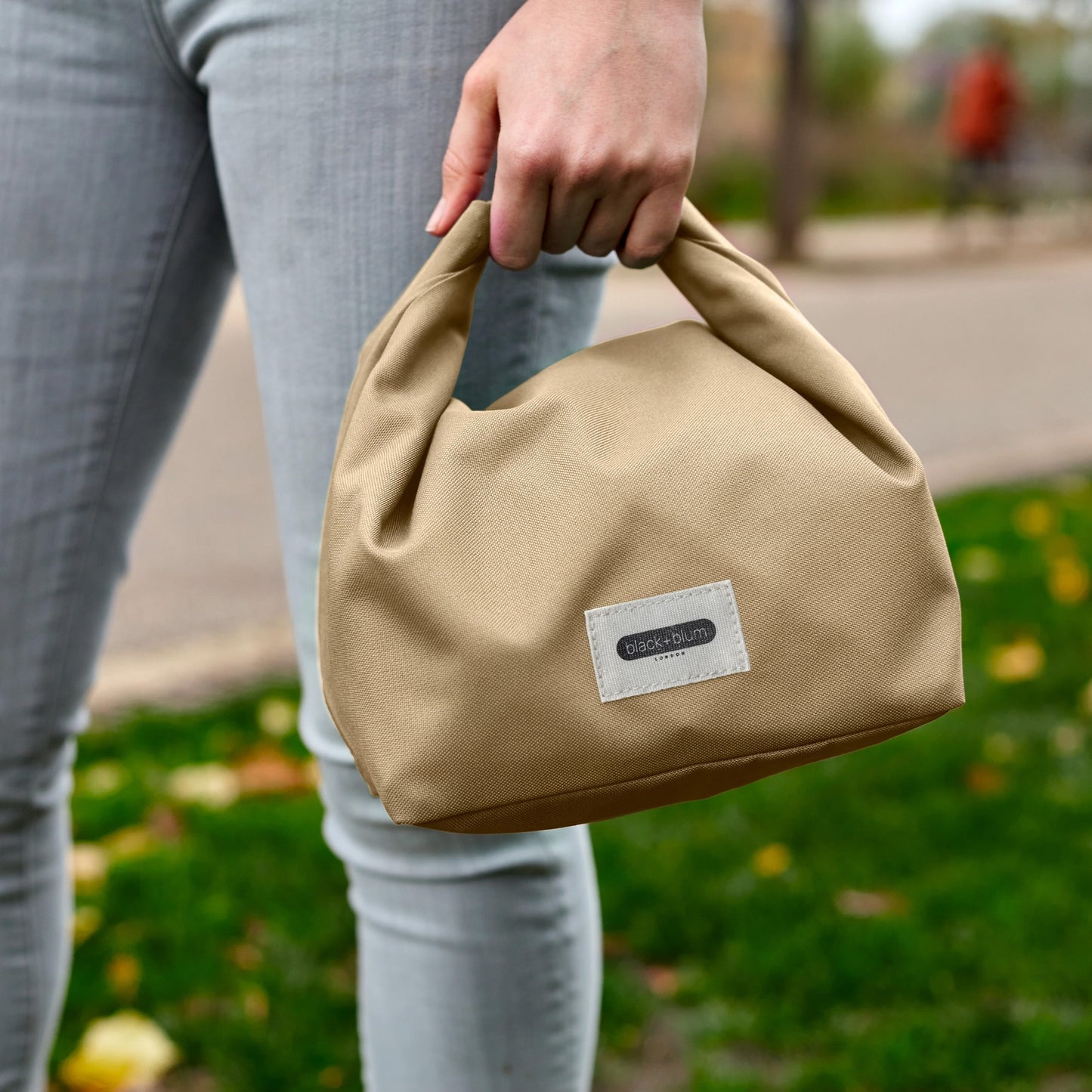 Black + Blum Insulated Lunch Bag 6.7L, Beige