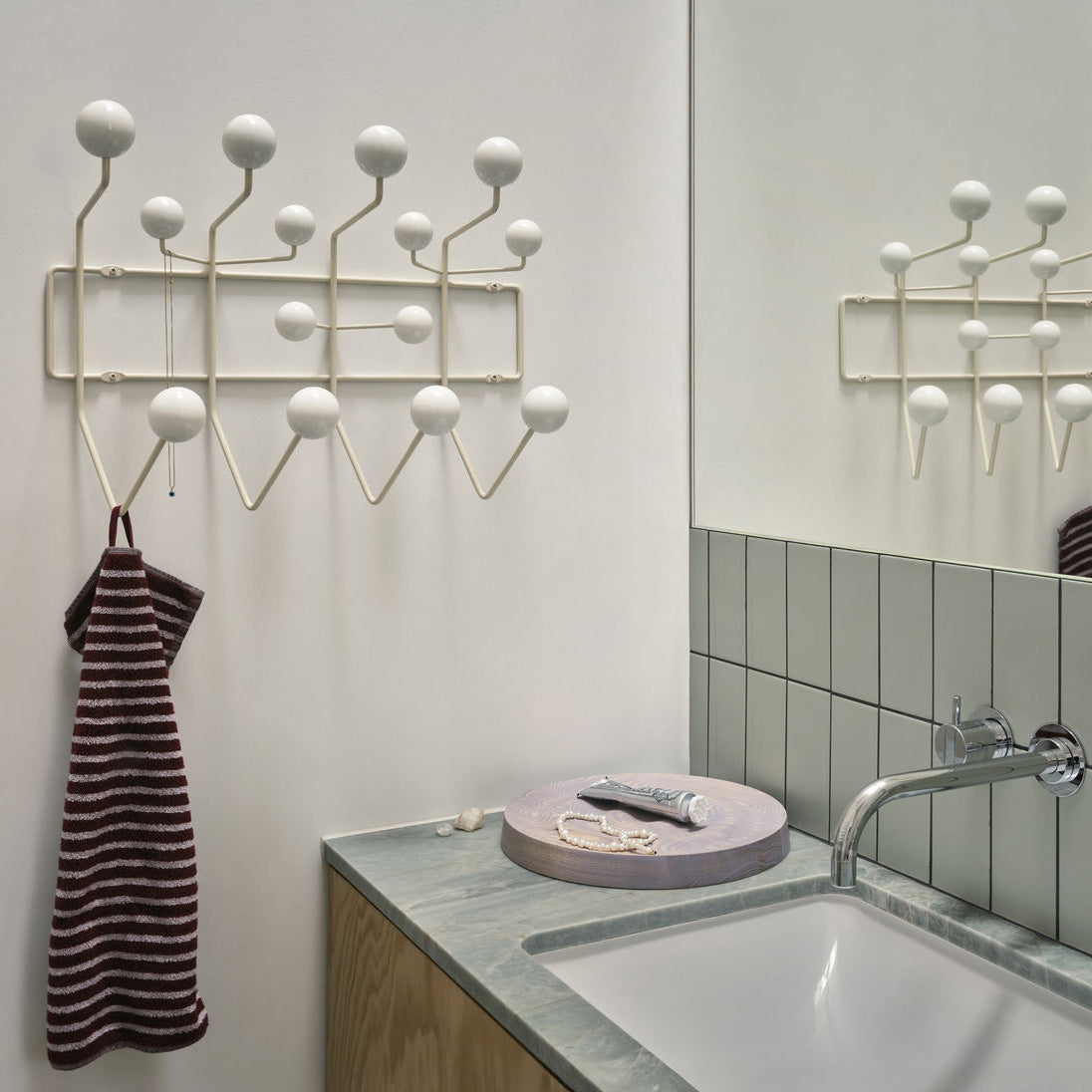 Vitra Hang It All