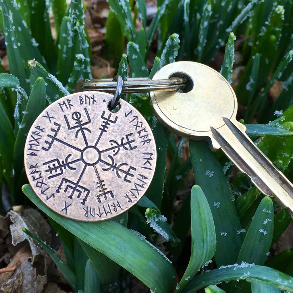 Shire Post Mint Vegvsir Wayfinder Bronze Keychain