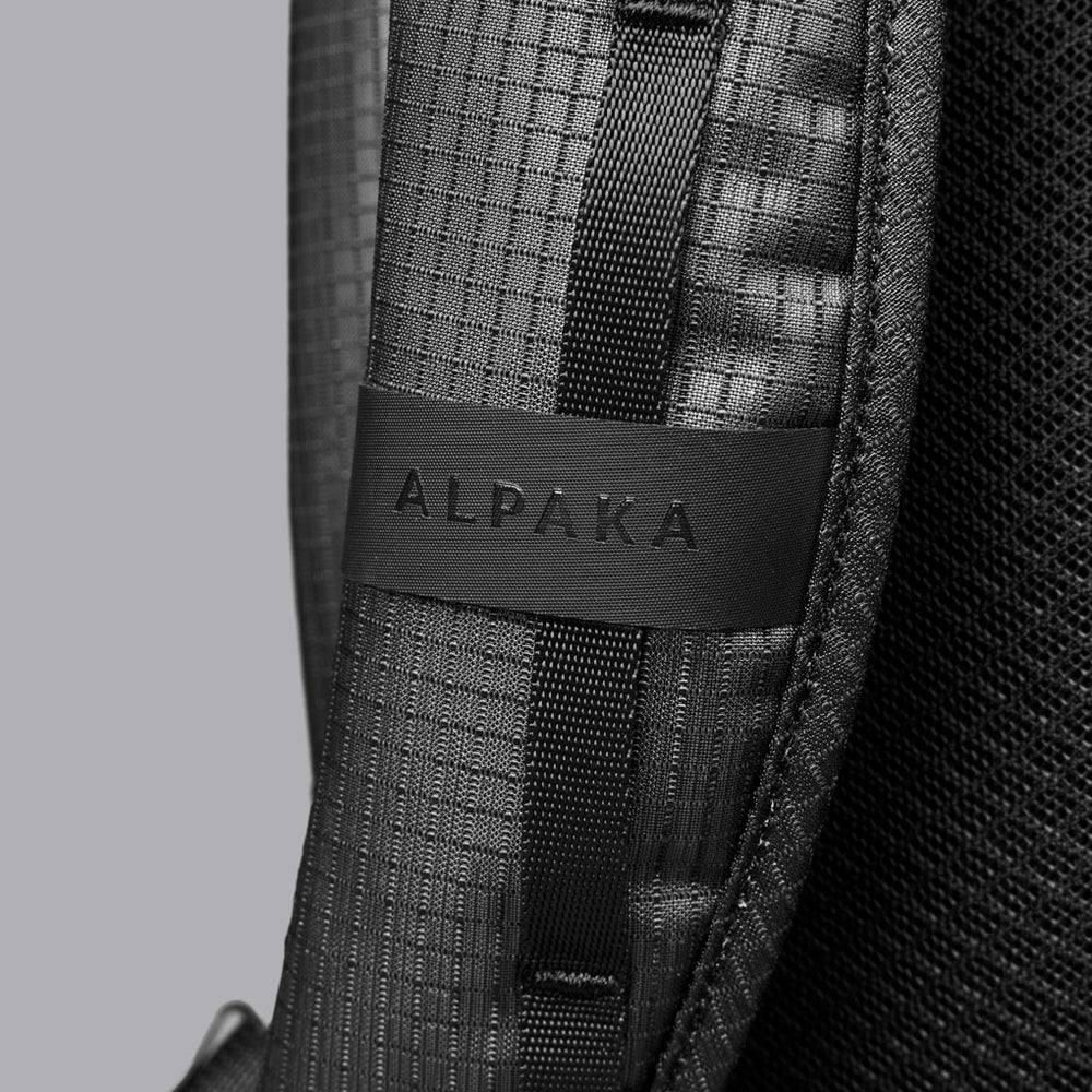 ALPAKA Momentum Backpack, Axodyne Black