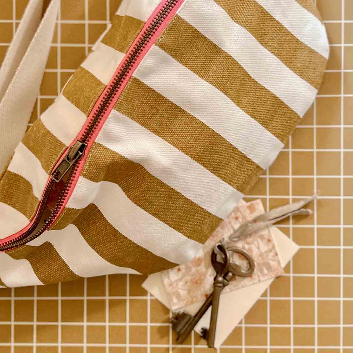 Rose in April Bum Bag Stripes, Caramel