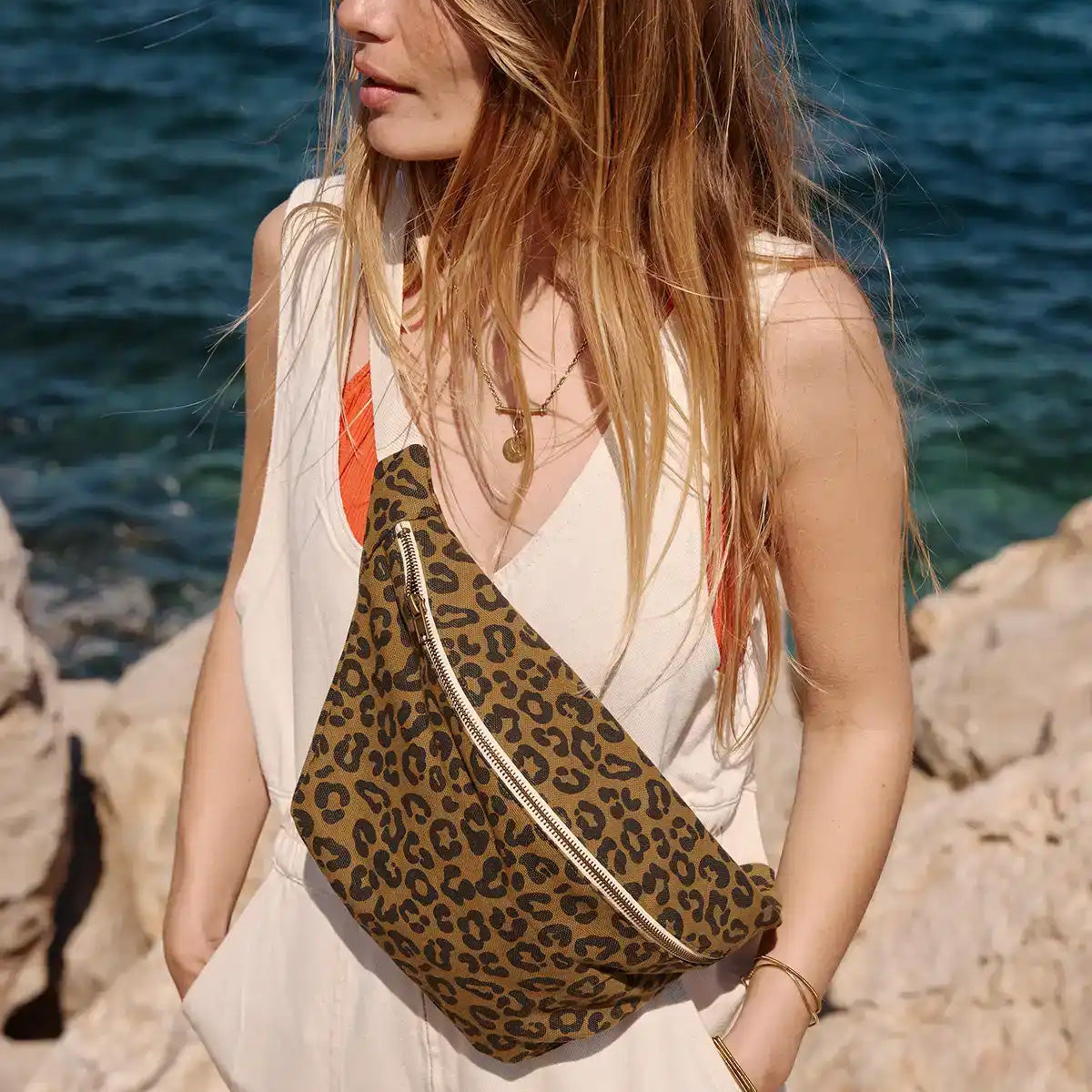 Rose in April Bum Bag Graou, Olive