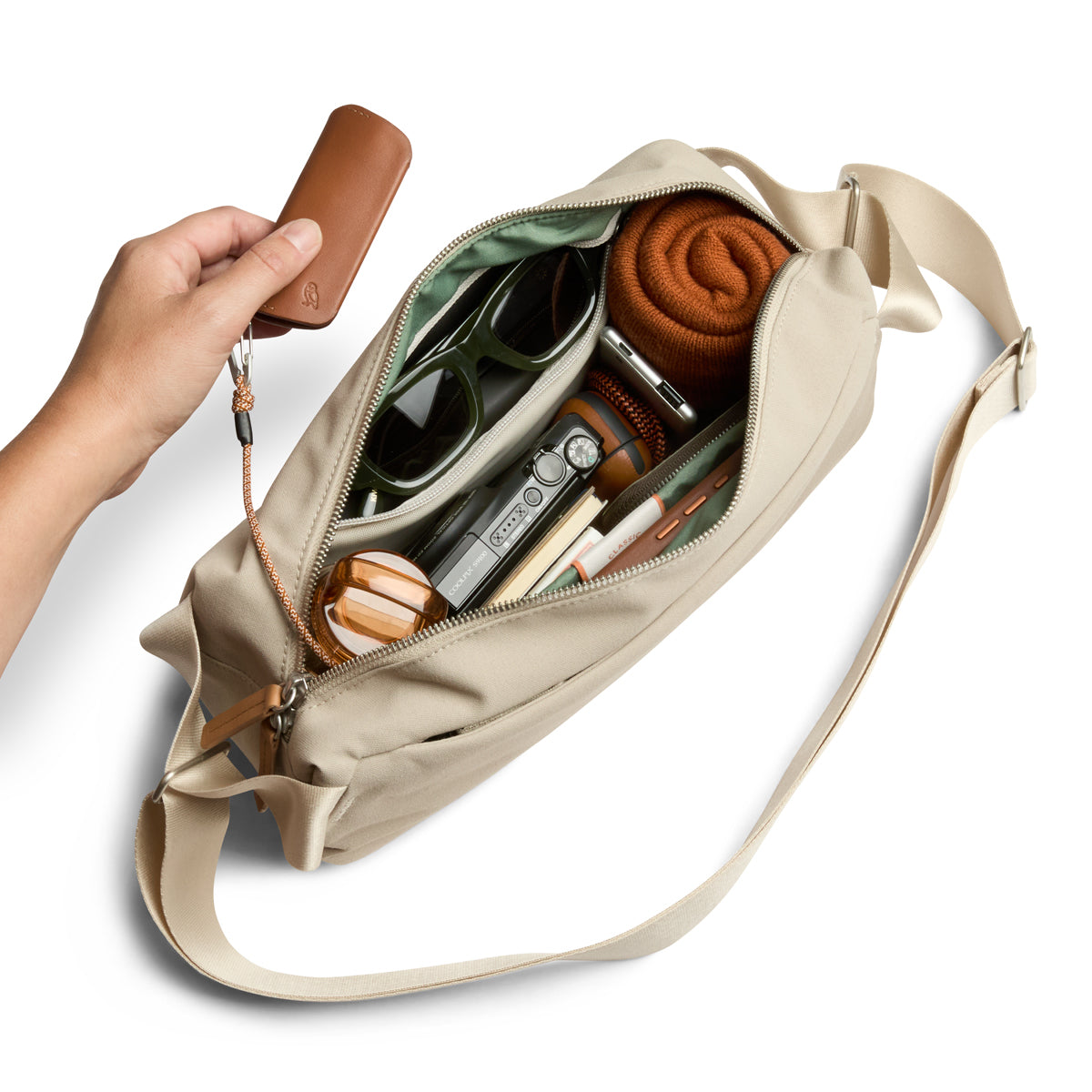 Bellroy Classic Sling 7L, Tahini
