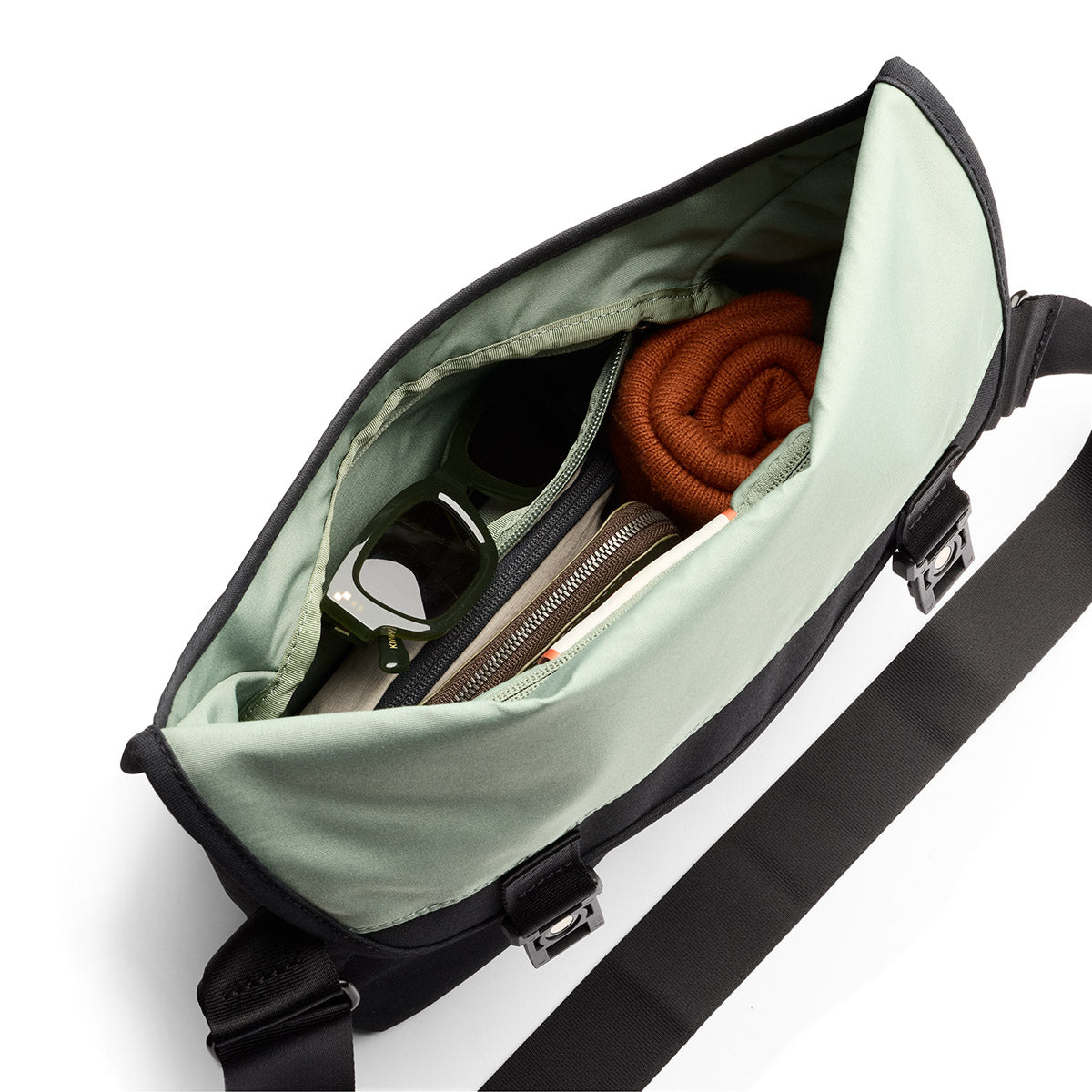 Bellroy Classic Messenger 6L, Black