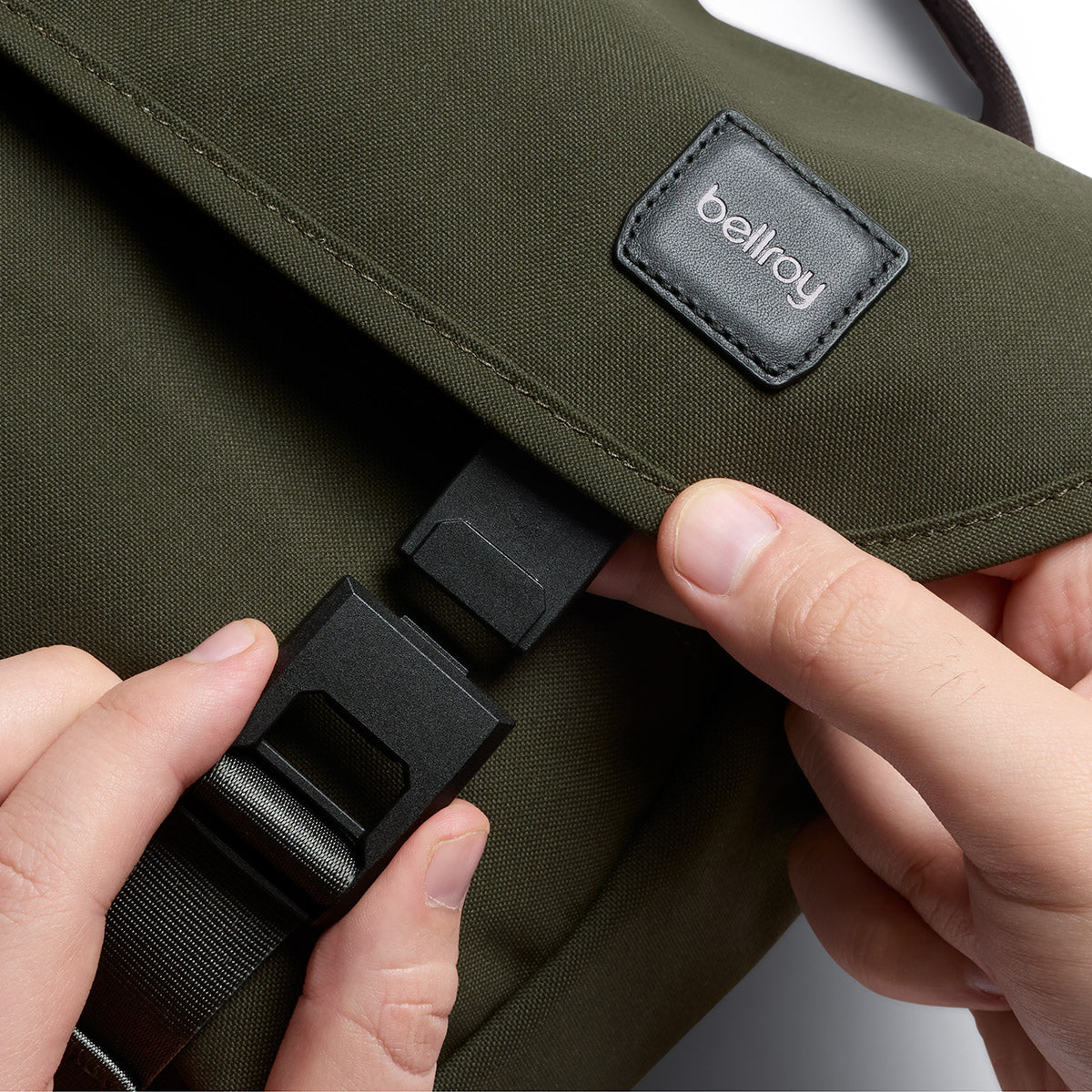 Bellroy Classic Messenger 6L, Olive