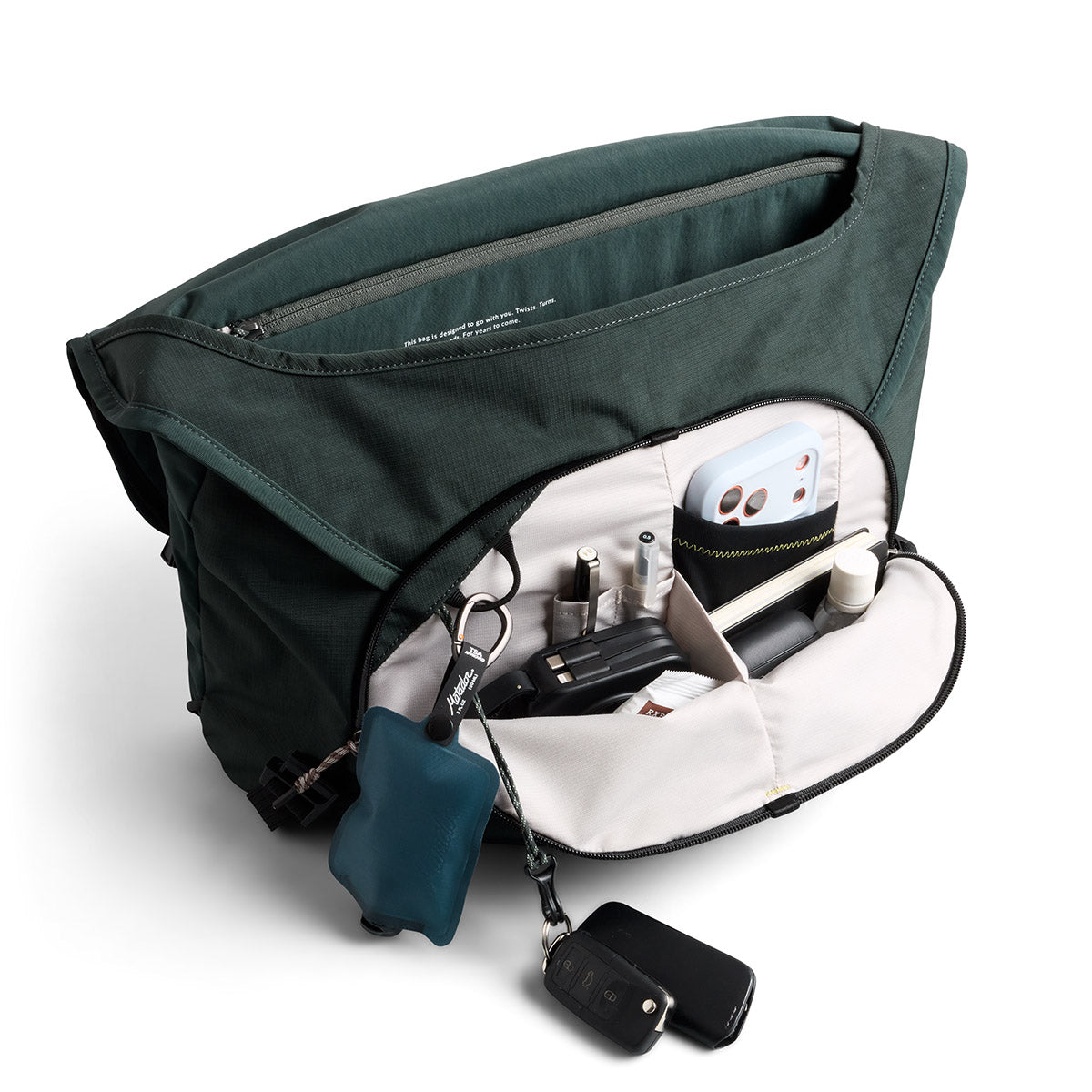 Bellroy Venture Messenger 16”, Deep Ocean