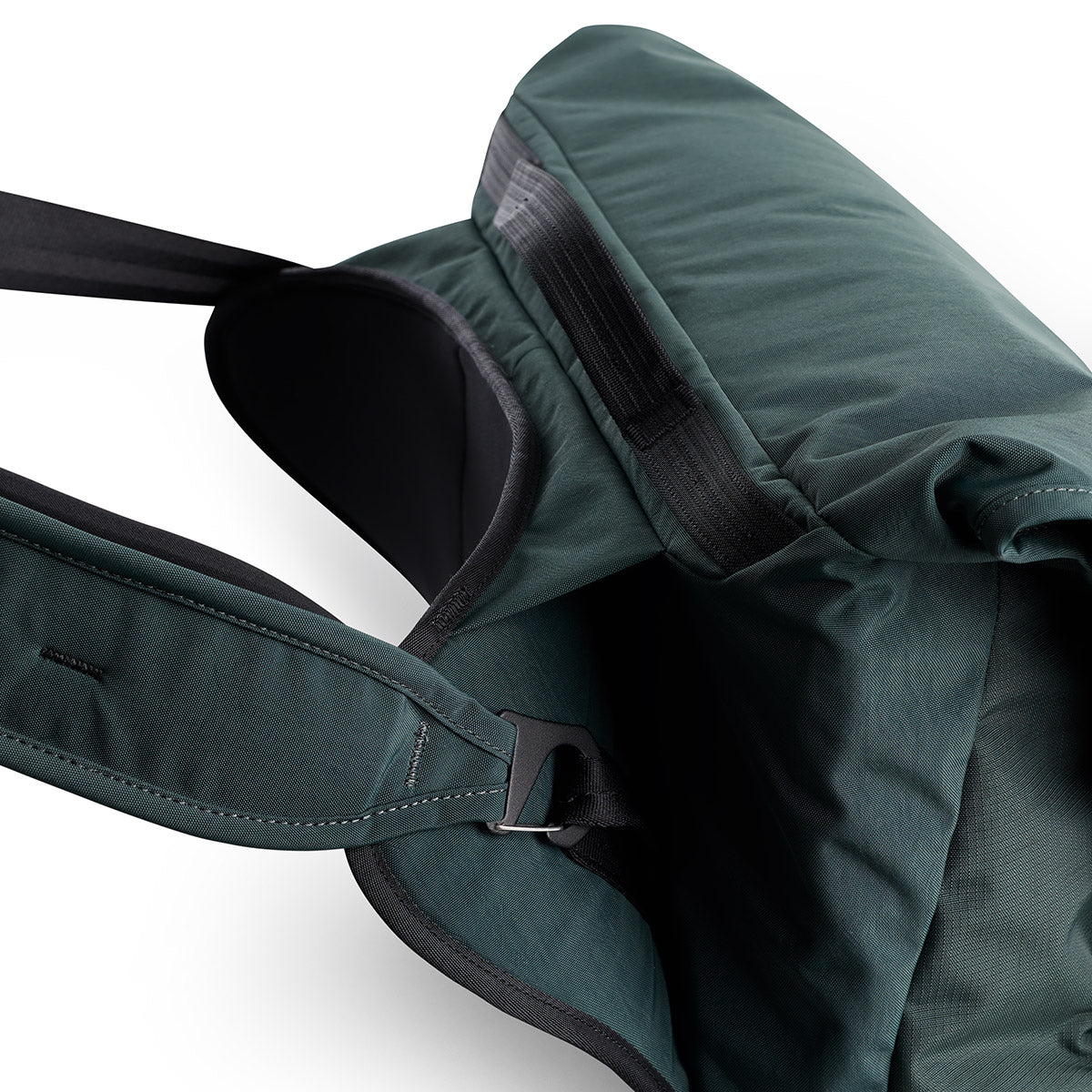 Bellroy Venture Messenger 16”, Deep Ocean