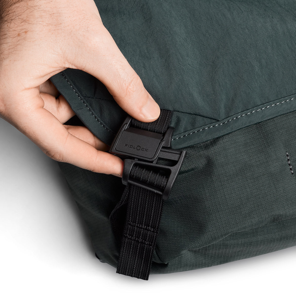 Bellroy Venture Messenger 16”, Deep Ocean