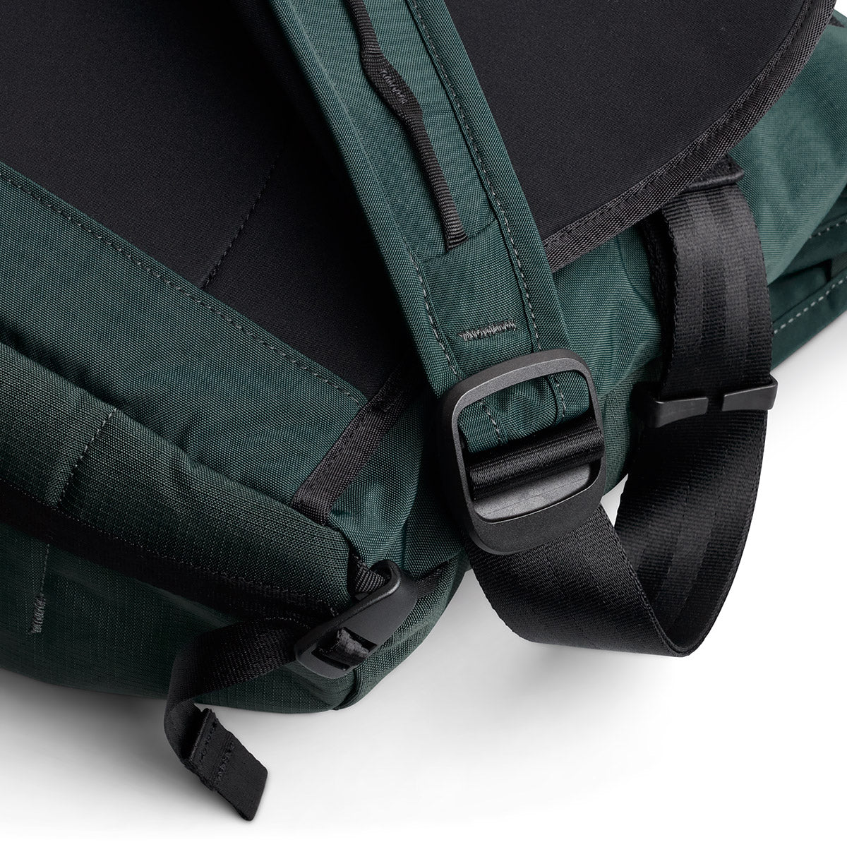 Bellroy Venture Messenger 16”, Deep Ocean