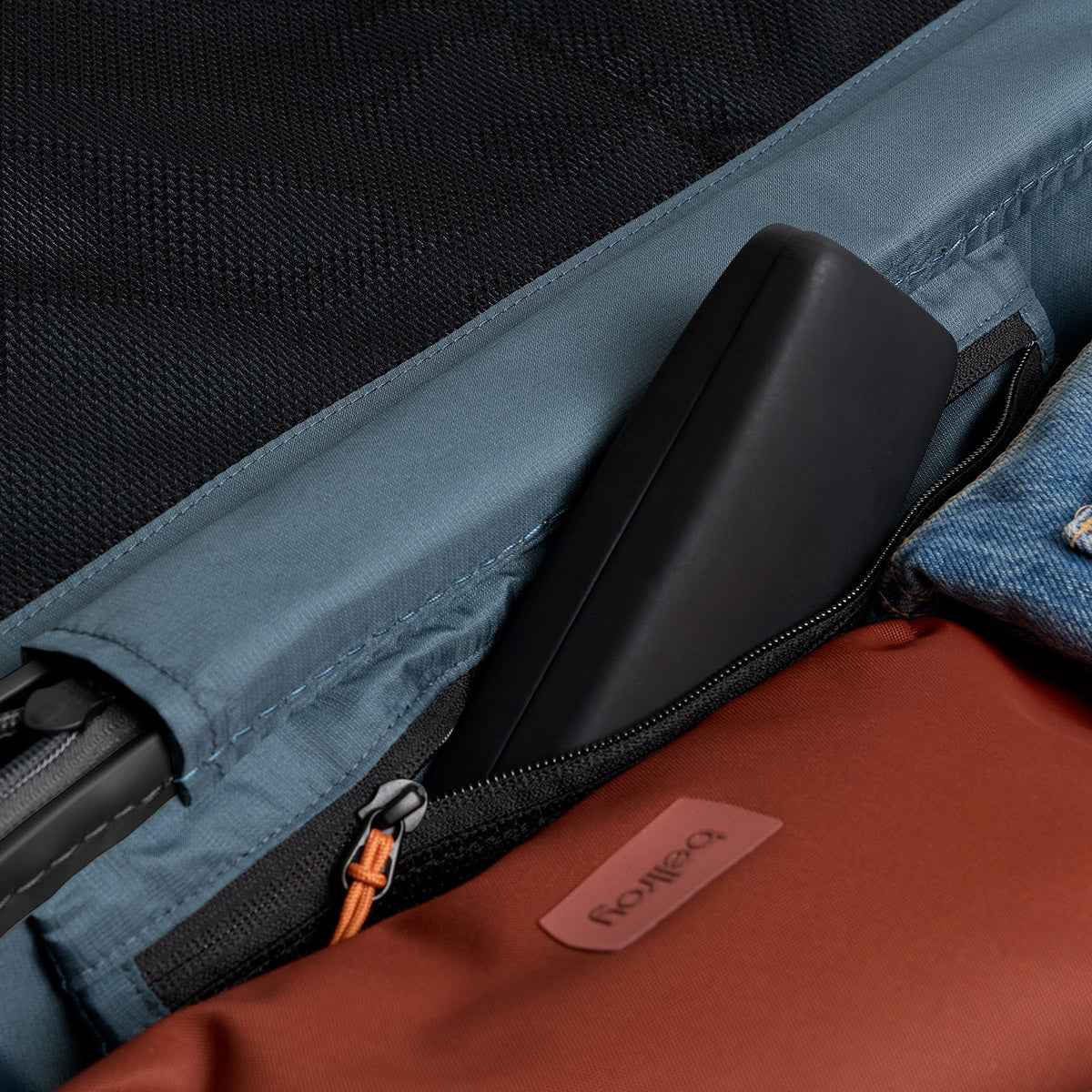 Bellroy Transit Check-In, Black