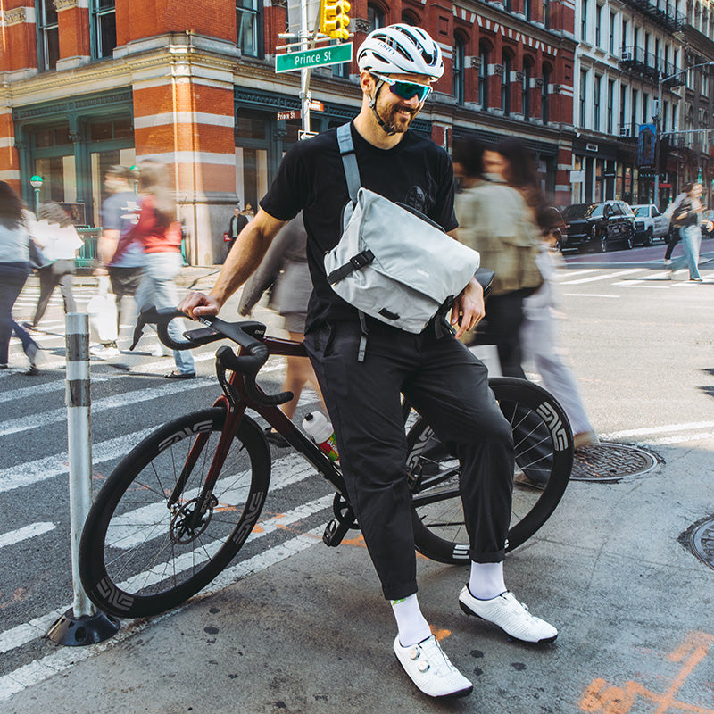 Bellroy Venture Messenger 16”, Black