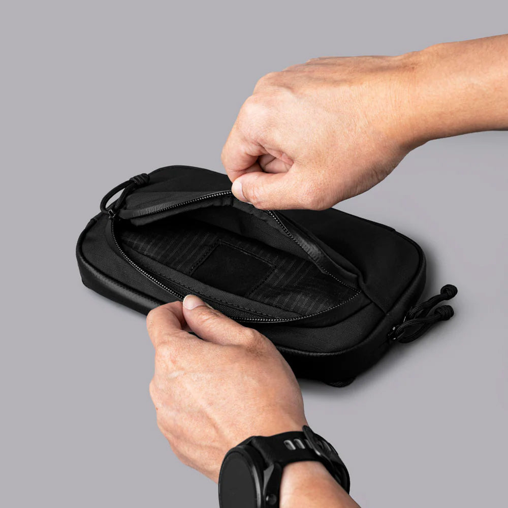 ALPAKA Bravo Passport Pouch Axoflux 210D, Black