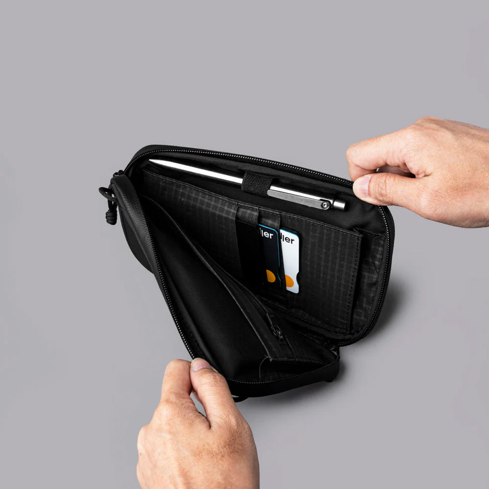 ALPAKA Bravo Passport Pouch Axoflux 210D, Black