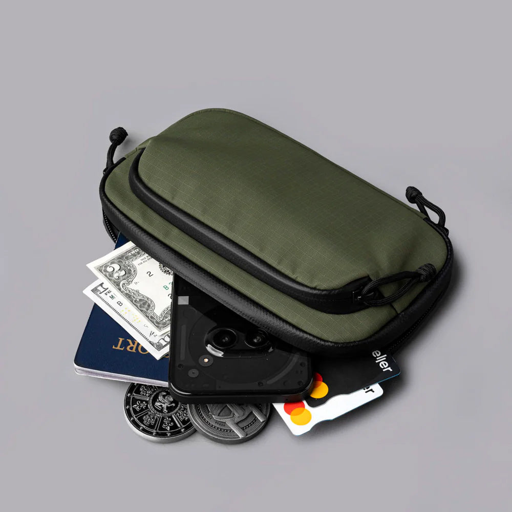 ALPAKA Bravo Passport Pouch Axoflux 210D, Green