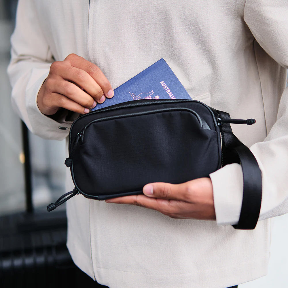ALPAKA Bravo Passport Pouch Axoflux 210D, Black