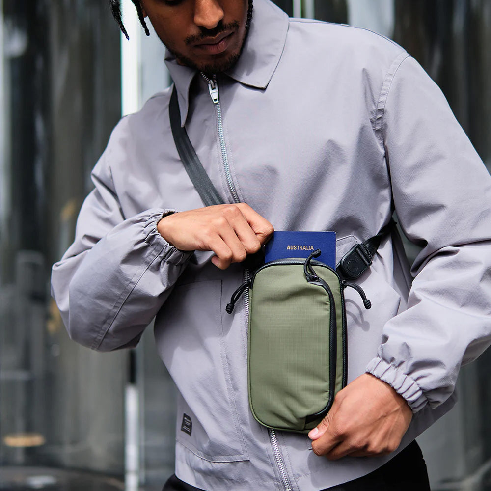 ALPAKA Bravo Passport Pouch Axoflux 210D, Green