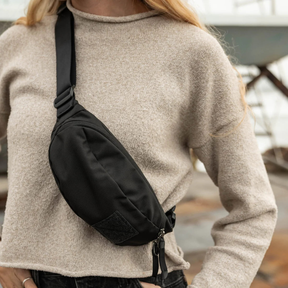 EVERGOODS Civic Access Sling 1L, Solution Dyed Black