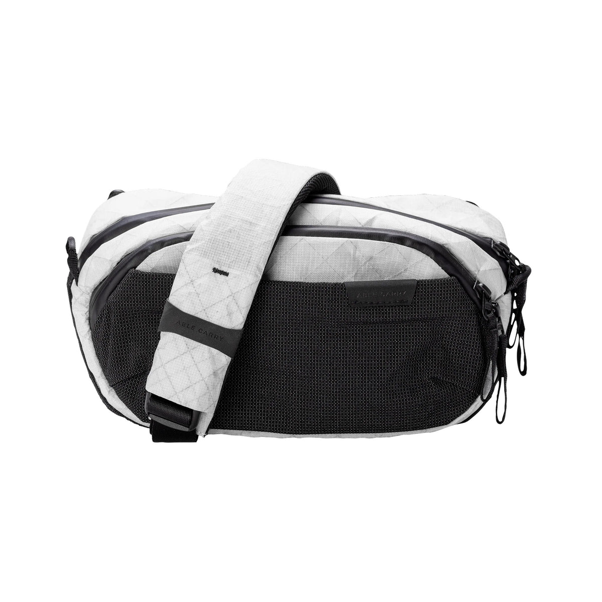 Able Carry Core Sling 2.5L, Ultra Panda (200X)