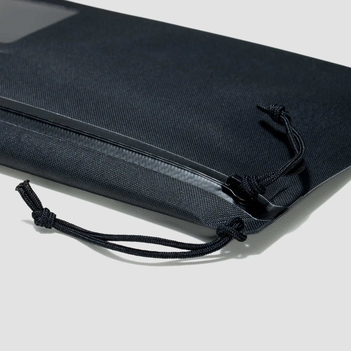 EVERGOODS ELEMENT Flat Pouch Small, Solution Dyed Black