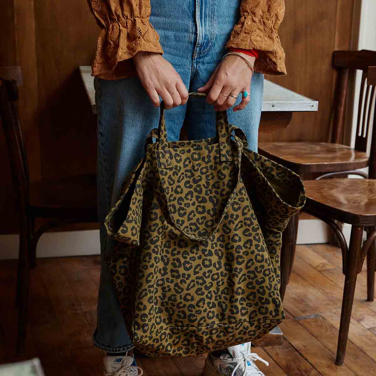 Rose in April Elisa Tote bag Graou, Olive