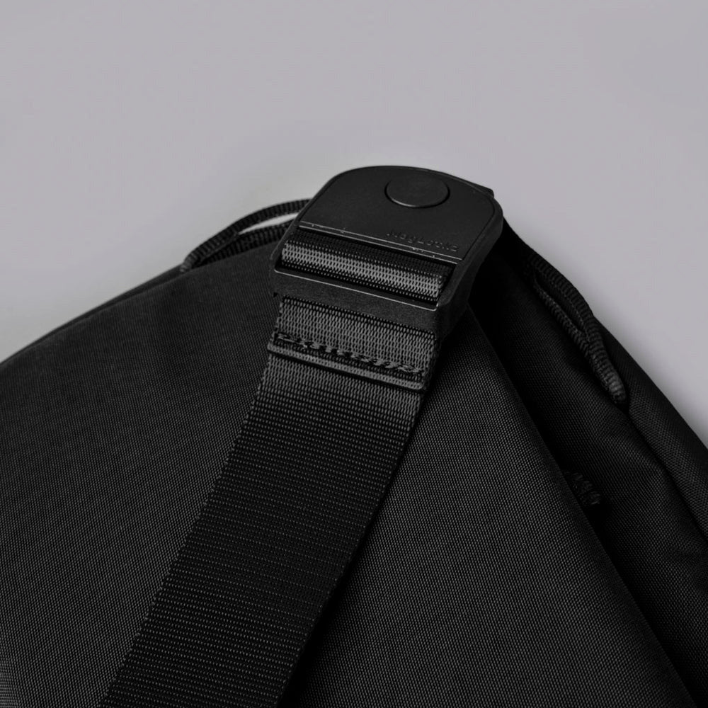 ALPAKA Eclipse Gaming Sling Axoflux 400D Washed Nylon, Black
