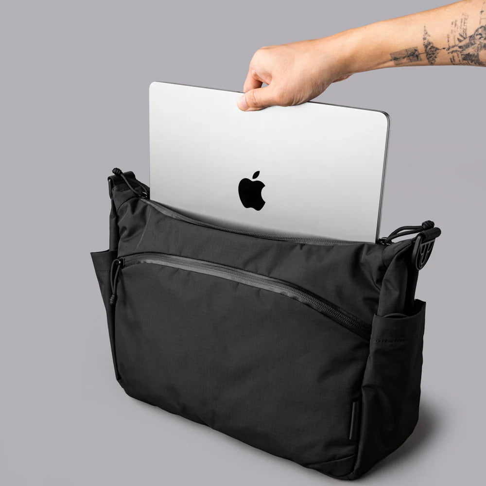 ALPAKA Flight Satchel Axoflux 210D, Black
