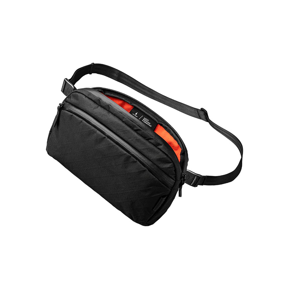 ALPAKA Flight Sling 2L Ultradyne 100D, Black
