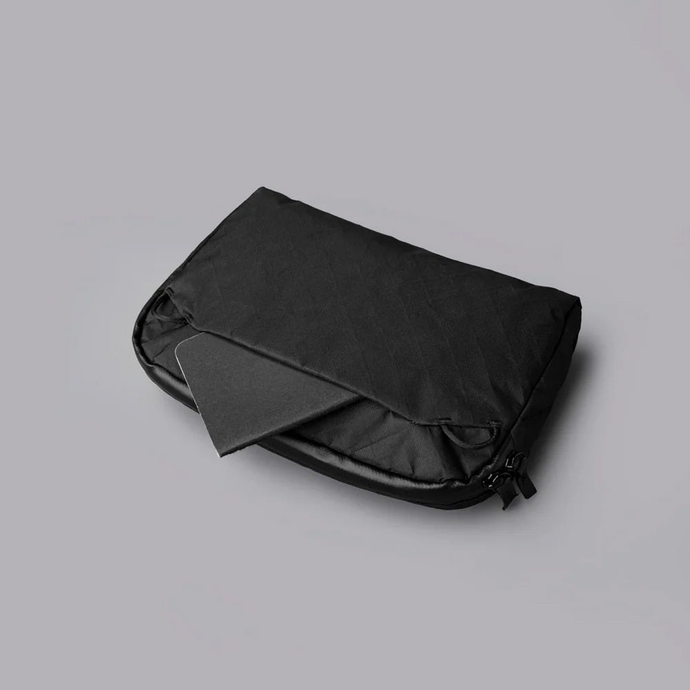 ALPAKA Flight Sling 2L Ultradyne 100D, Black