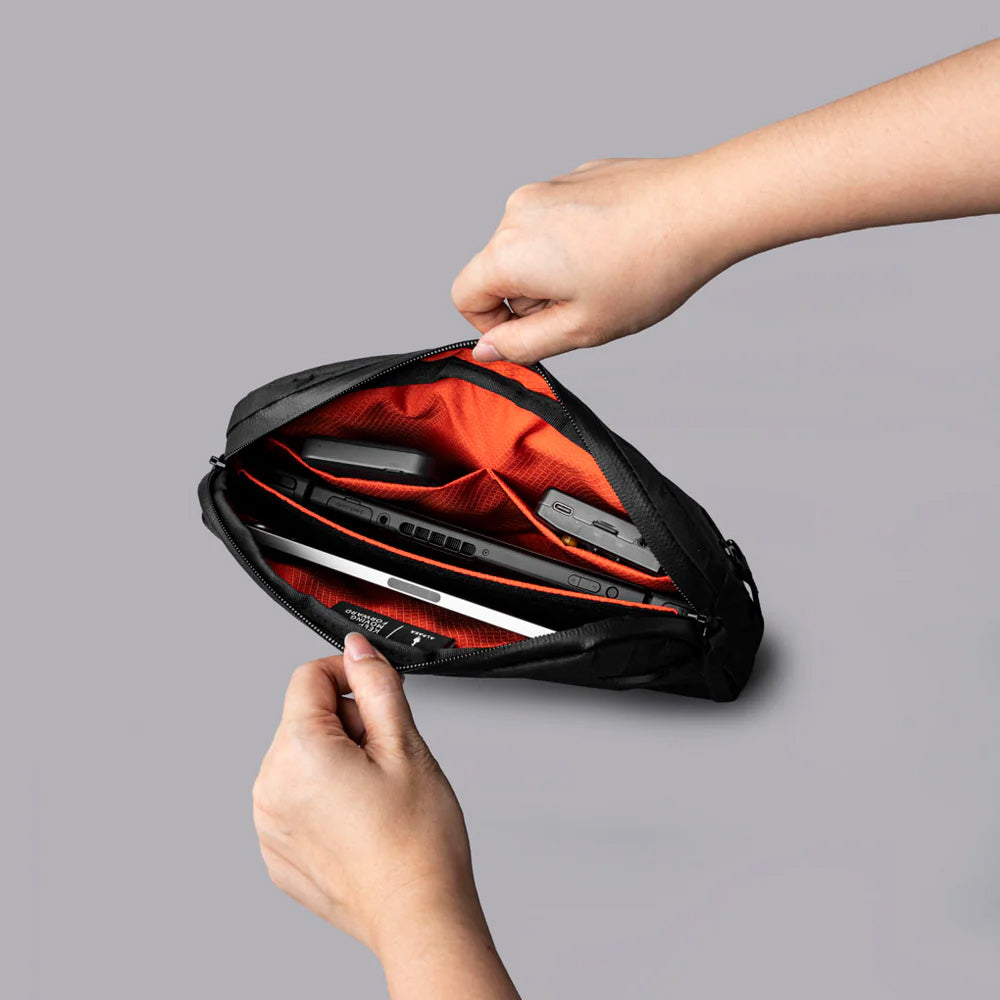 ALPAKA Flight Sling 2L Ultradyne 100D, Black