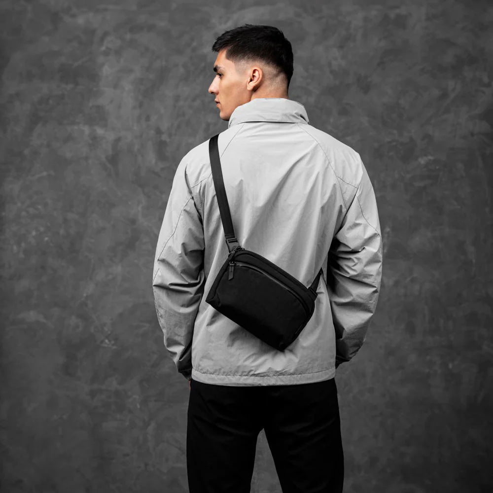 ALPAKA Flight Sling 2L Axoflux 400D, Black/Gray