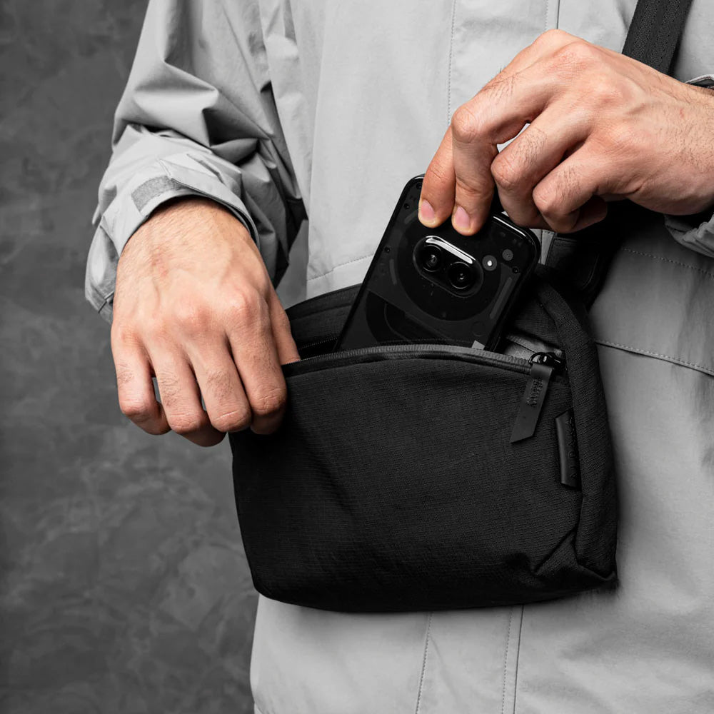 ALPAKA Flight Sling 2L Axoflux 400D, Black/Gray