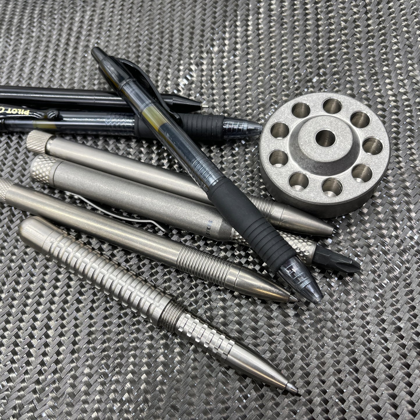 CountyComm Universal Titanium Desk Stand for 1/4" Screwdriver Sets Gen 2