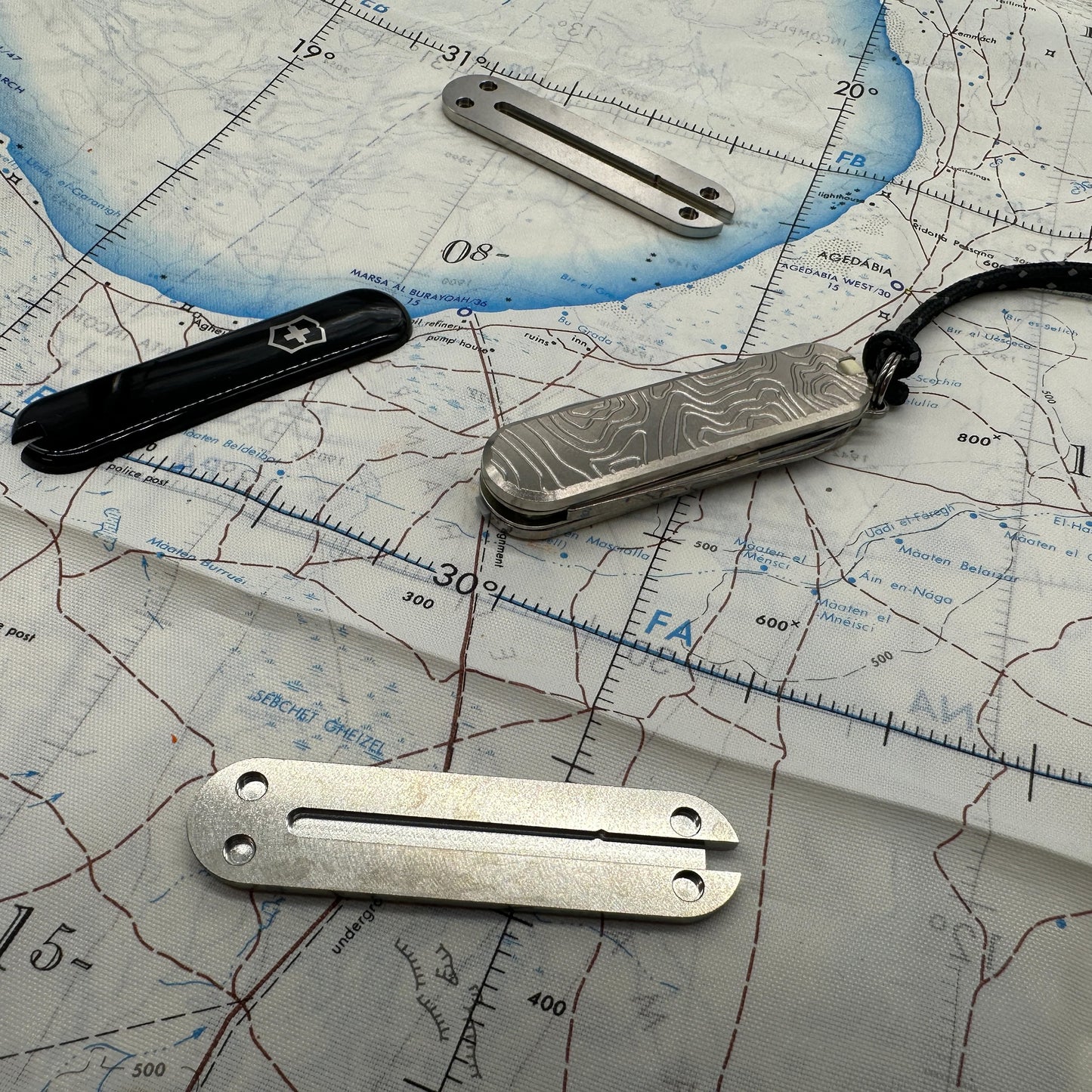 CountyComm 58mm Titanium Scales + Classic Swiss Army Knife Kit, Topography