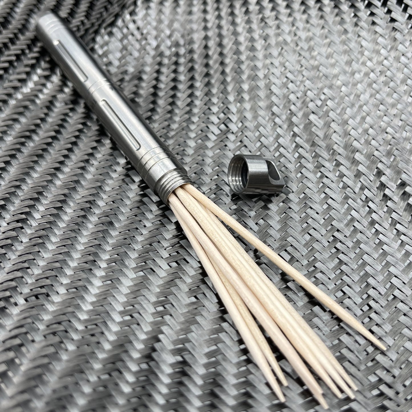 CountyComm Slim Pick Titanium Capsule