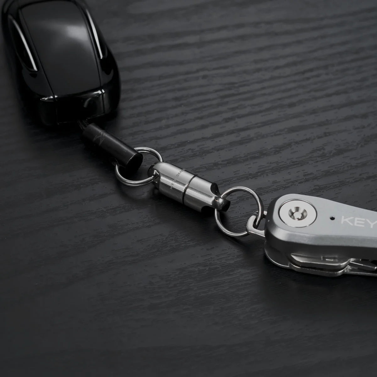 KeySmart® MagConnect™, Titanium