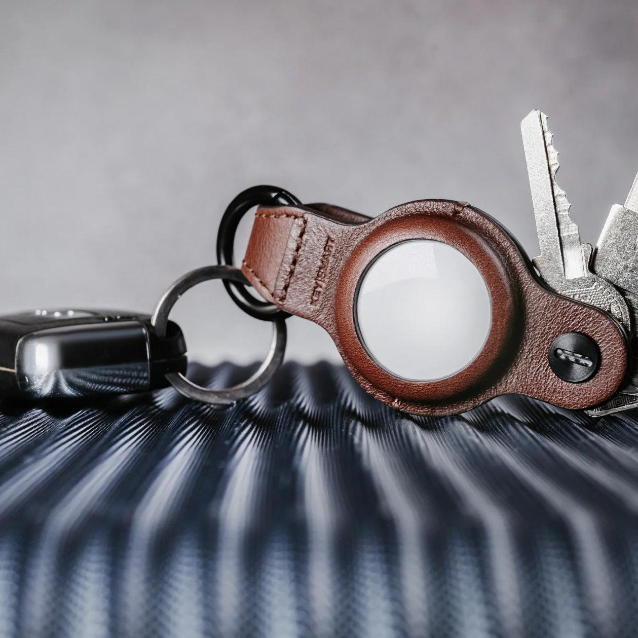 KeySmart® Air Genuine Leather, Brown