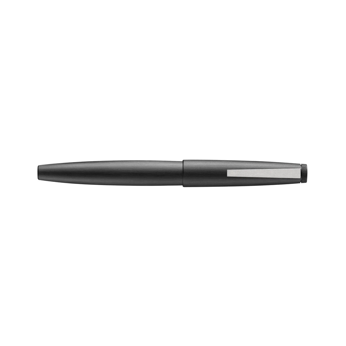 LAMY 2000 Fountain Pen black på hvit bakgrunn