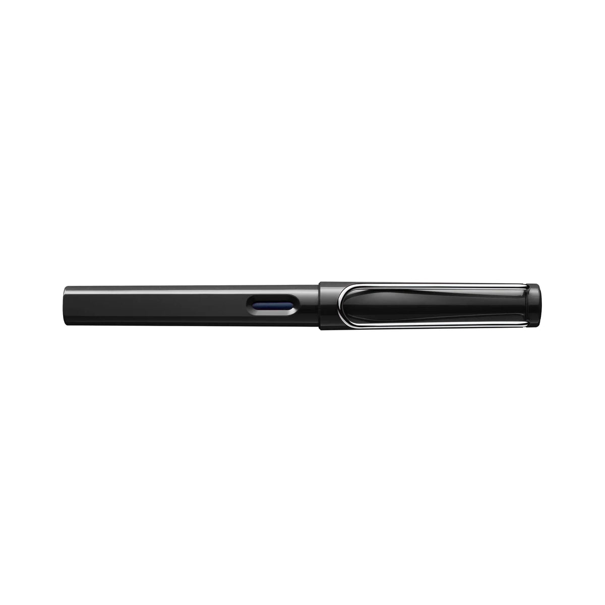 LAMY Safari Fountain Pen Shiny Black på hvit bakgrunn