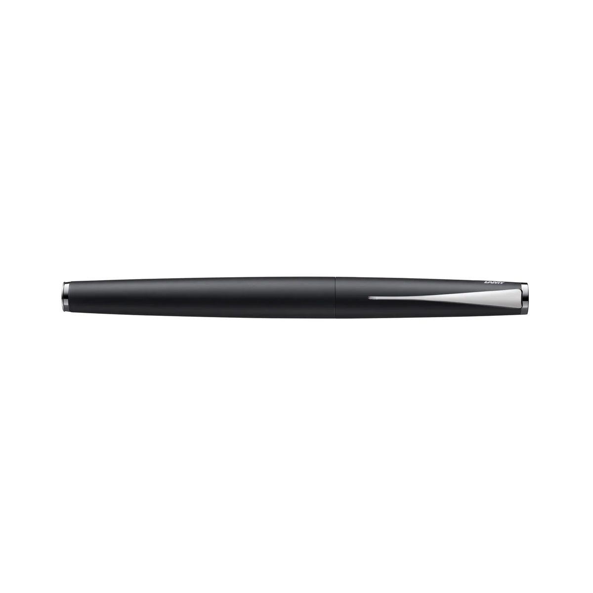 LAMY Studio Fountain Pen Black på hvit bakgrunn