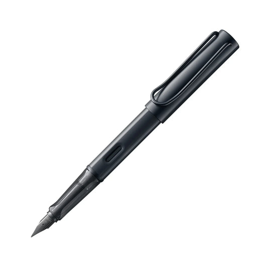 LAMY AL-star Fountain Pen Black på hvit bakgrunn
