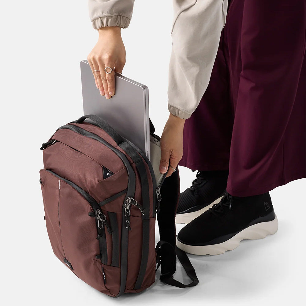 Matador Personal Item Travel Pack 18L, Garnet