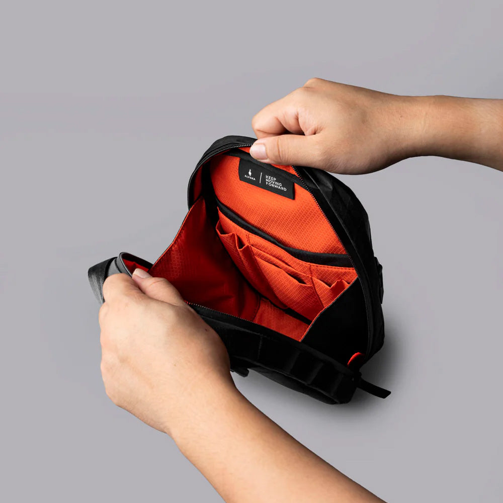 ALPAKA Metro Sling Max Ultradyne 100D, Black
