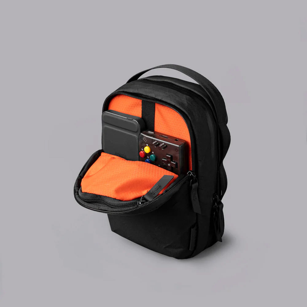 ALPAKA Metro Sling V2 Ultradyne 100D, Black