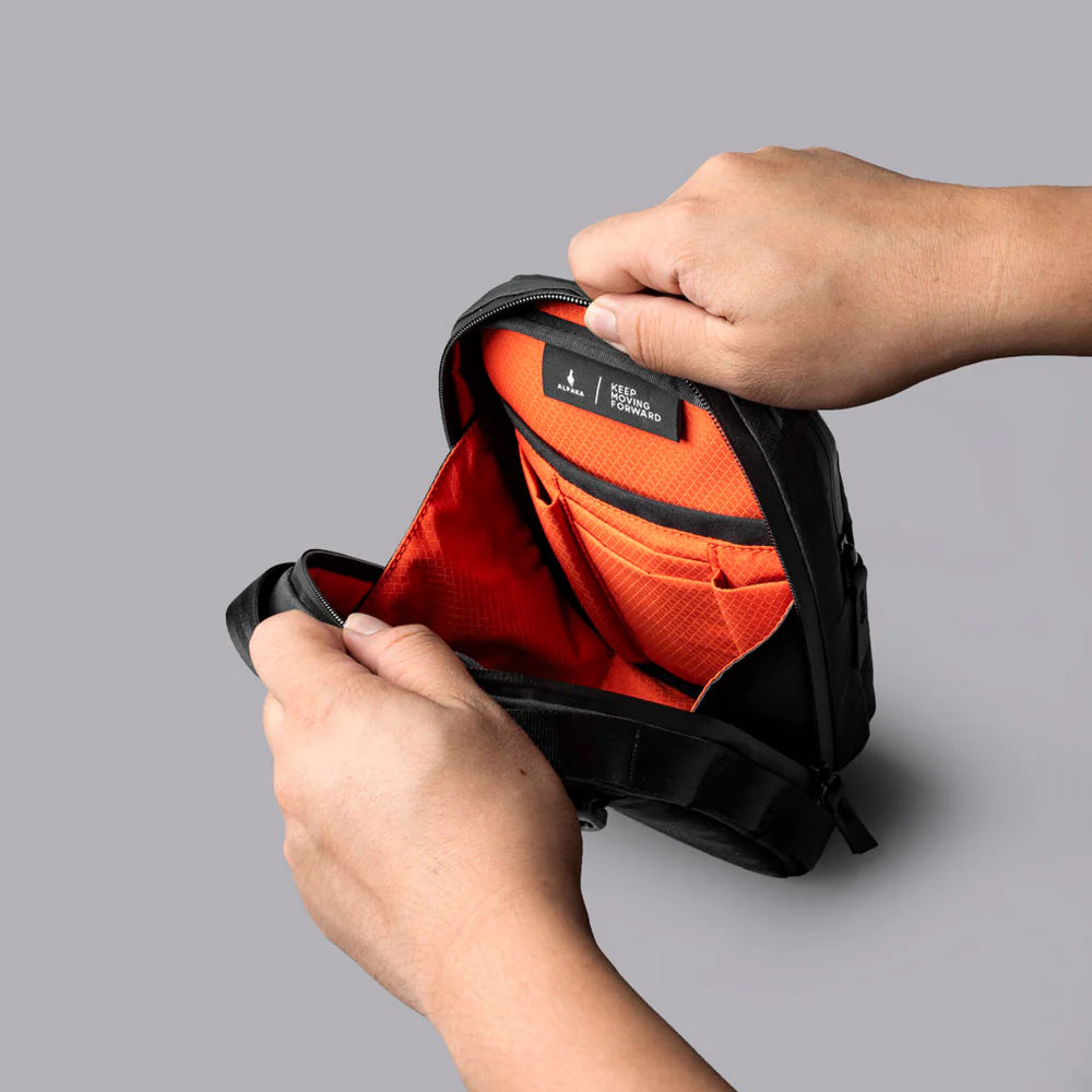 ALPAKA Metro Sling V2 Ultradyne 100D, Black