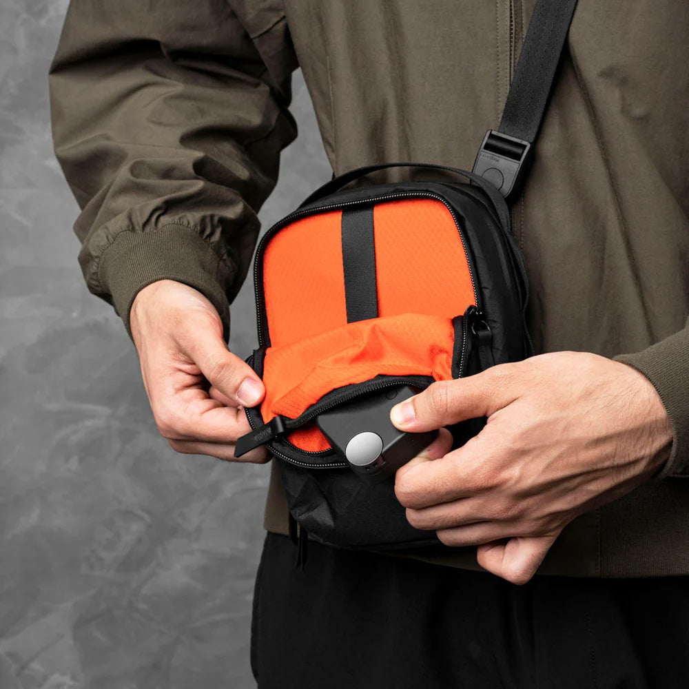 ALPAKA Metro Sling V2 Ultradyne 100D, Black