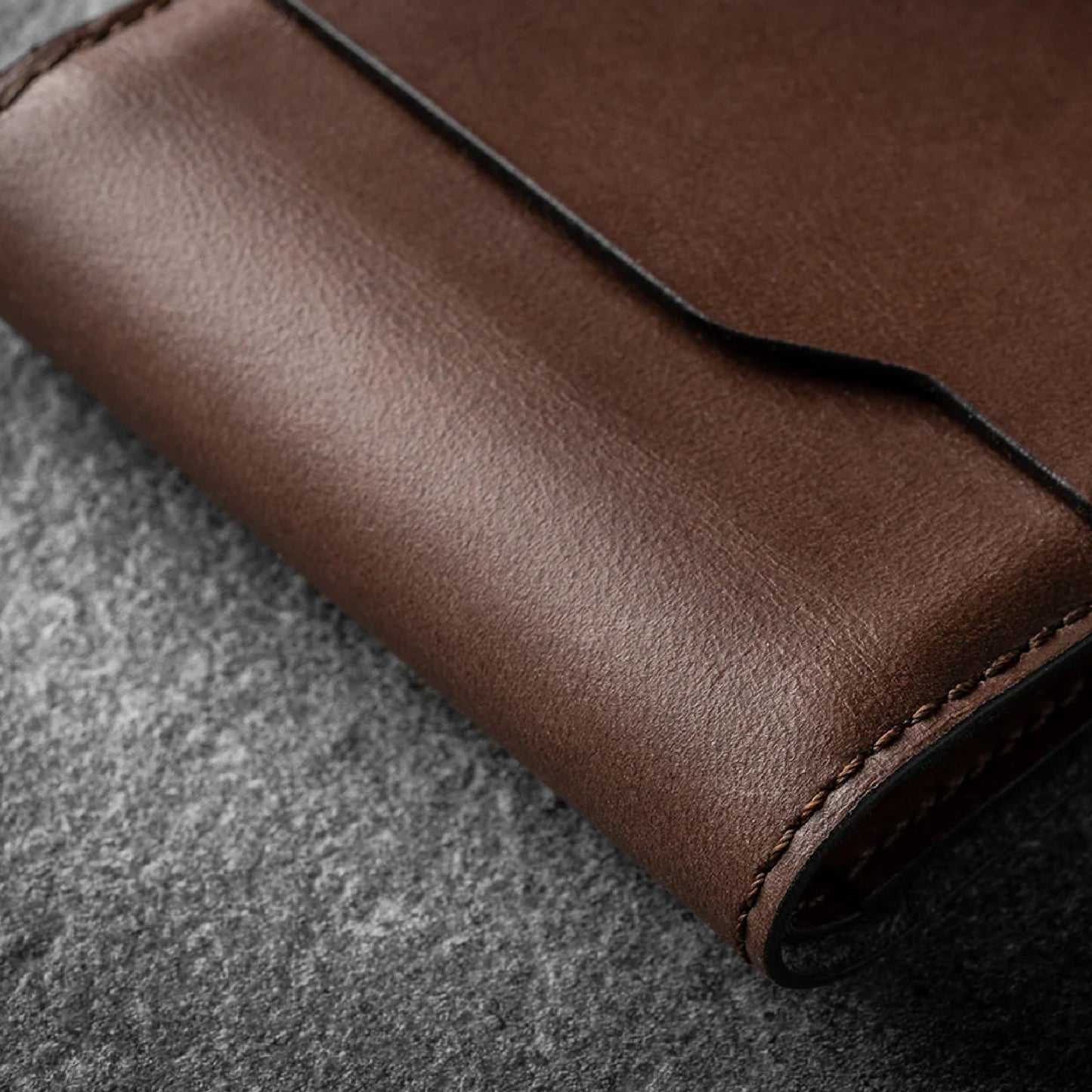 Nomad Bifold Wallet Horween Leather, Rustic Brown