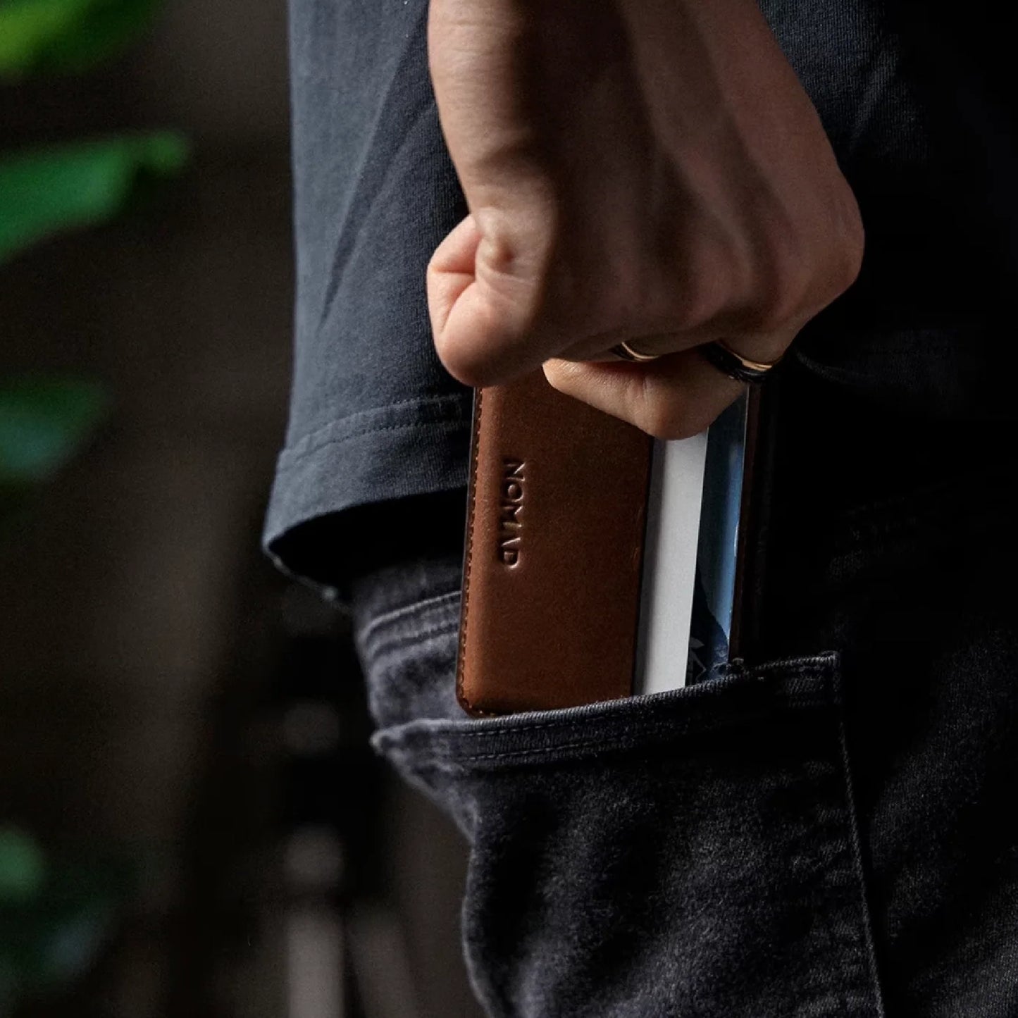 Nomad Card Wallet Horween Leather, Rustic Brown